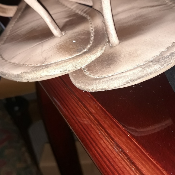 *SOLD*Tory Burch Sandals Light Makeup Size 8.5 - Picture 3 of 4